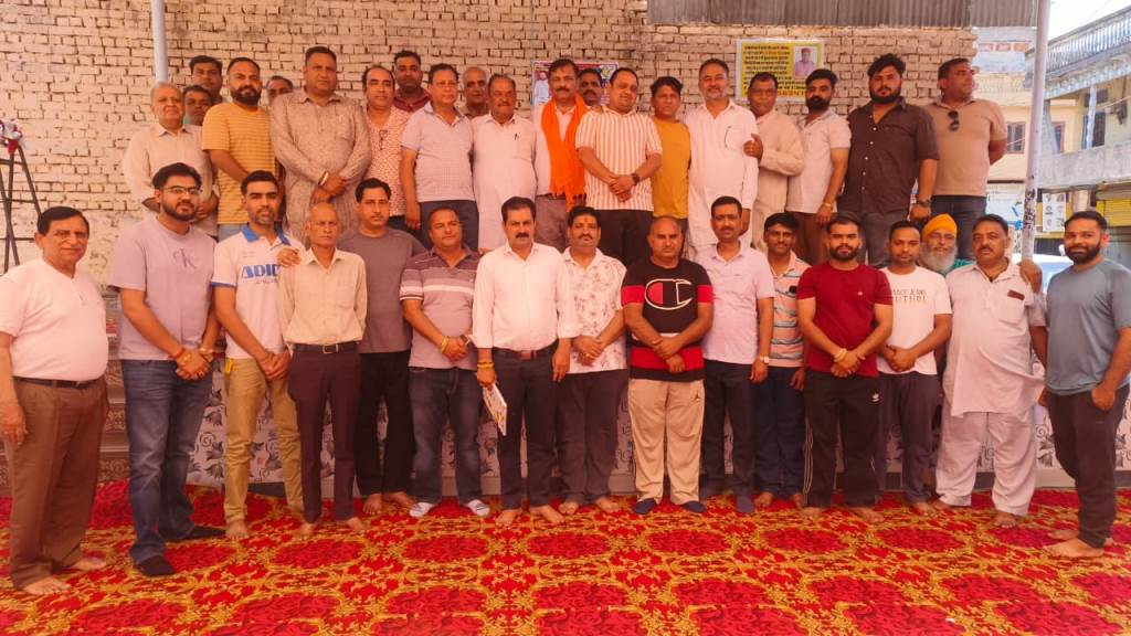 संतोखगढ़ व्यापार मंडल की विशेष बैठक संपन्न दीपक वासुदेव बने व्यपार मंडल के अध्यक्ष 